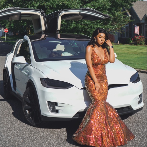 Meet your Posher☺️ - Picture 3 of 5